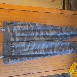 052 Slendid 100% RayonCamoflauge Pants